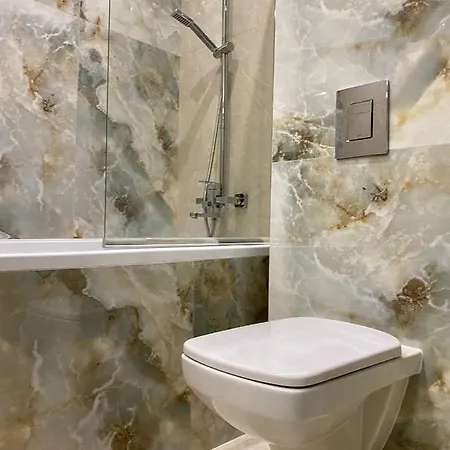 Lvapart 1 вул ковжуна центр не далеко від ж д вокзалу звітні документи Apartamento