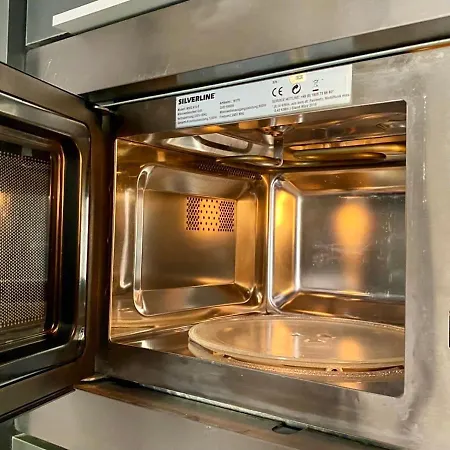 Appartement Lvapart 1 вул ковжуна центр не далеко від ж д вокзалу звітні документи