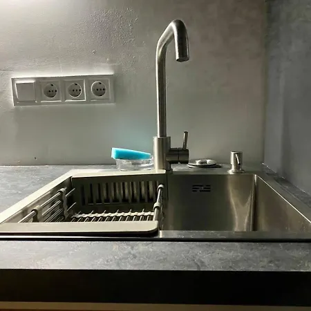 Apartment Lvapart 1 вул ковжуна центр не далеко від ж д вокзалу палацу мистецтв звітні документи Lviv