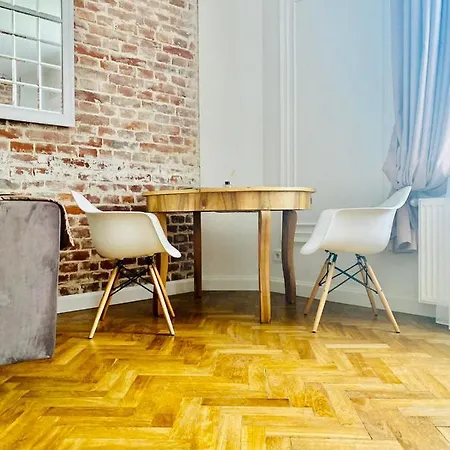 Lvapart 1 вул ковжуна центр не далеко від ж д вокзалу звітні документи *