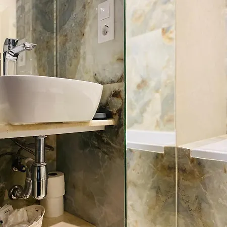 Lvapart 1 вул ковжуна центр не далеко від ж д вокзалу звітні документи Appartement