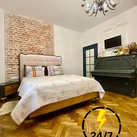 2 Lvapart центр з піаніно