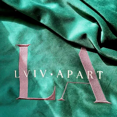 2 Lvapart центр з піаніно 公寓 利沃夫