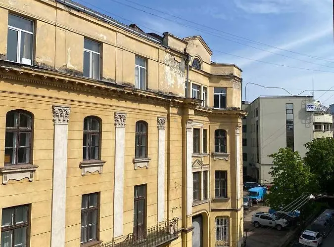 2 Lvapart центр з піаніно Apartment