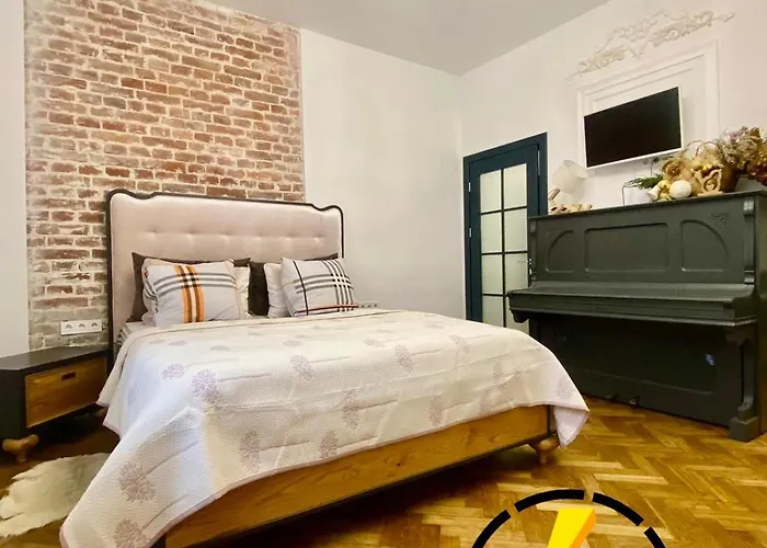 2 Lvapart центр з піаніно